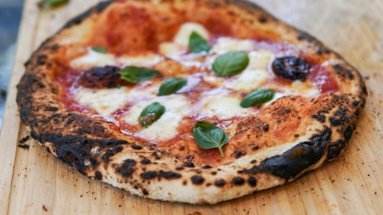 Így készíthetünk igazi nápolyi stílusú pizzát a saját konyhánkban is