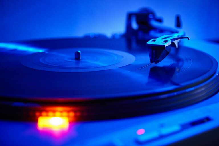 Miért vásárolnak egyre többen bakelit lemezeket a digitális korszakban?